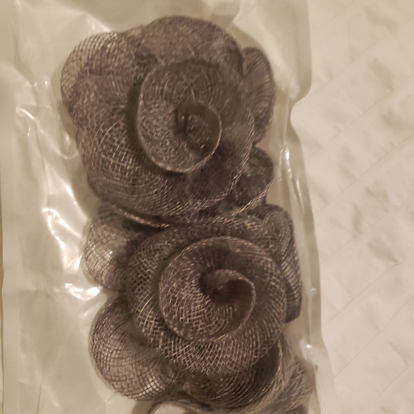 New - Flower Shape Magnetic Curtain drapery Tieback linen rope material grey (2) - Picture 9 of 9